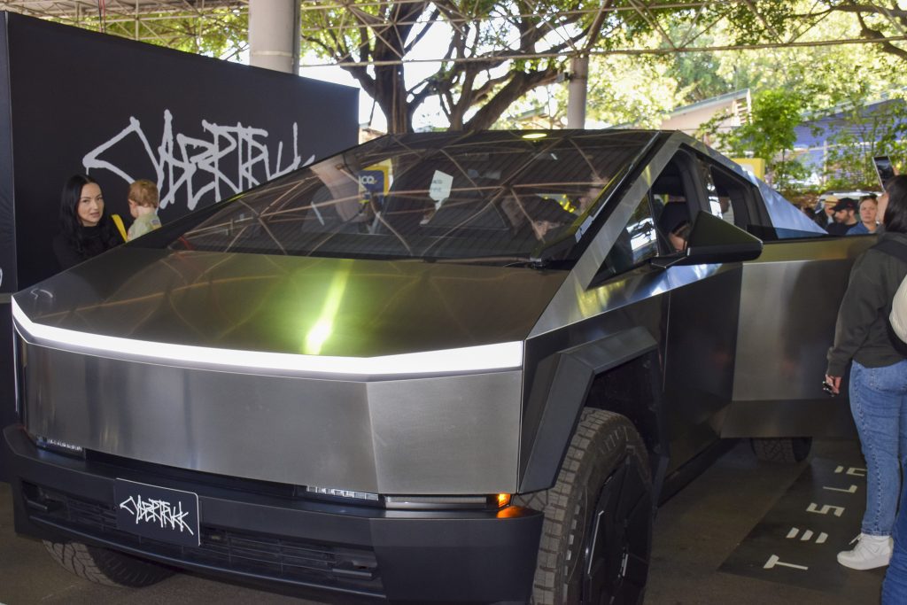 Tesla_RACQMotorfest2025-01